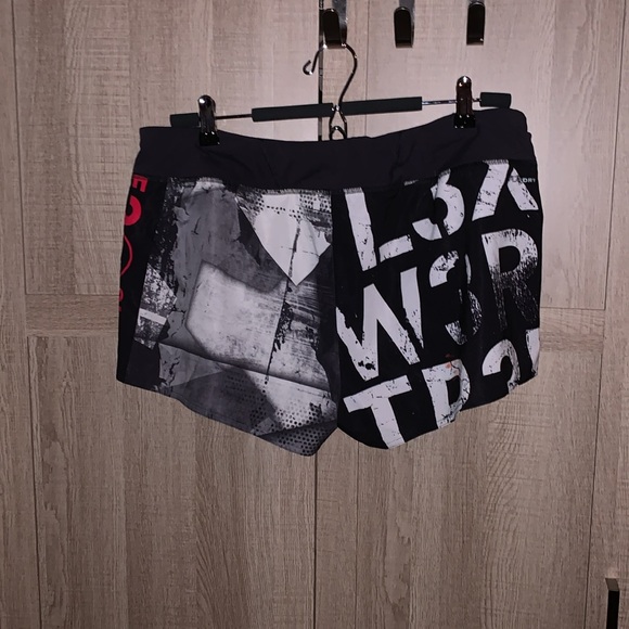Rebook shorts size Large - Picture 2 of 4